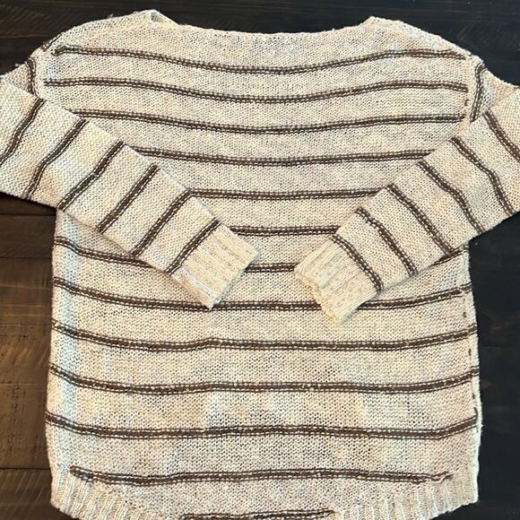 Cream long sleeve sweatshirt - Picture 3 of 3